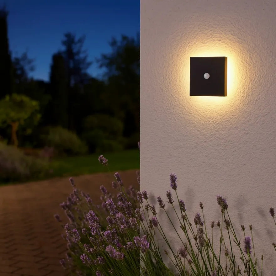 Applique Murale Extérieure LED Plate Design Minimaliste