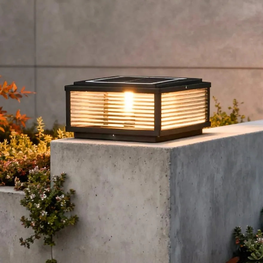 Lampe Solaire LED Moderne Pour Pilier de Portail, Carrée Noire IP65