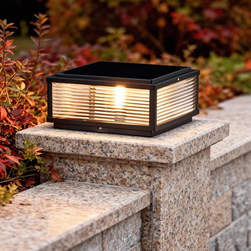 Lampe Solaire LED Moderne Pour Pilier de Portail, Carrée Noire IP65