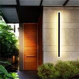 Applique Murale Extérieure Linéaire LED Noire Avec Éclairage en Bordure