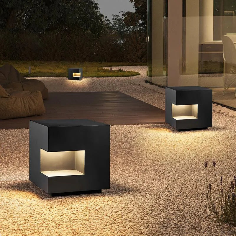 Lampe de Jardin Extérieur Solaire en Forme de Cube Noir Minimaliste