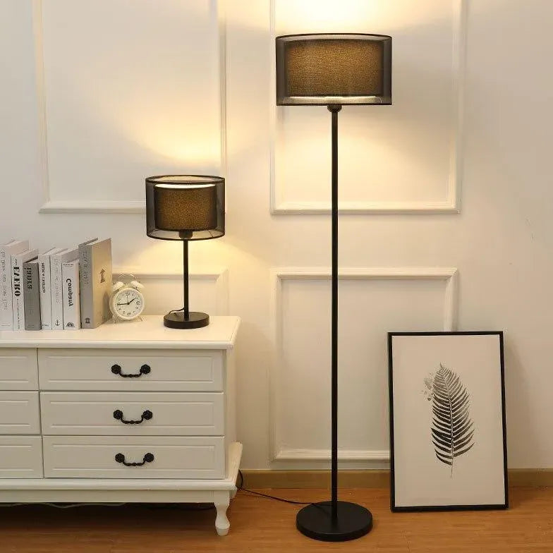 Lampadaire plug-in à mailles noires cylindriques