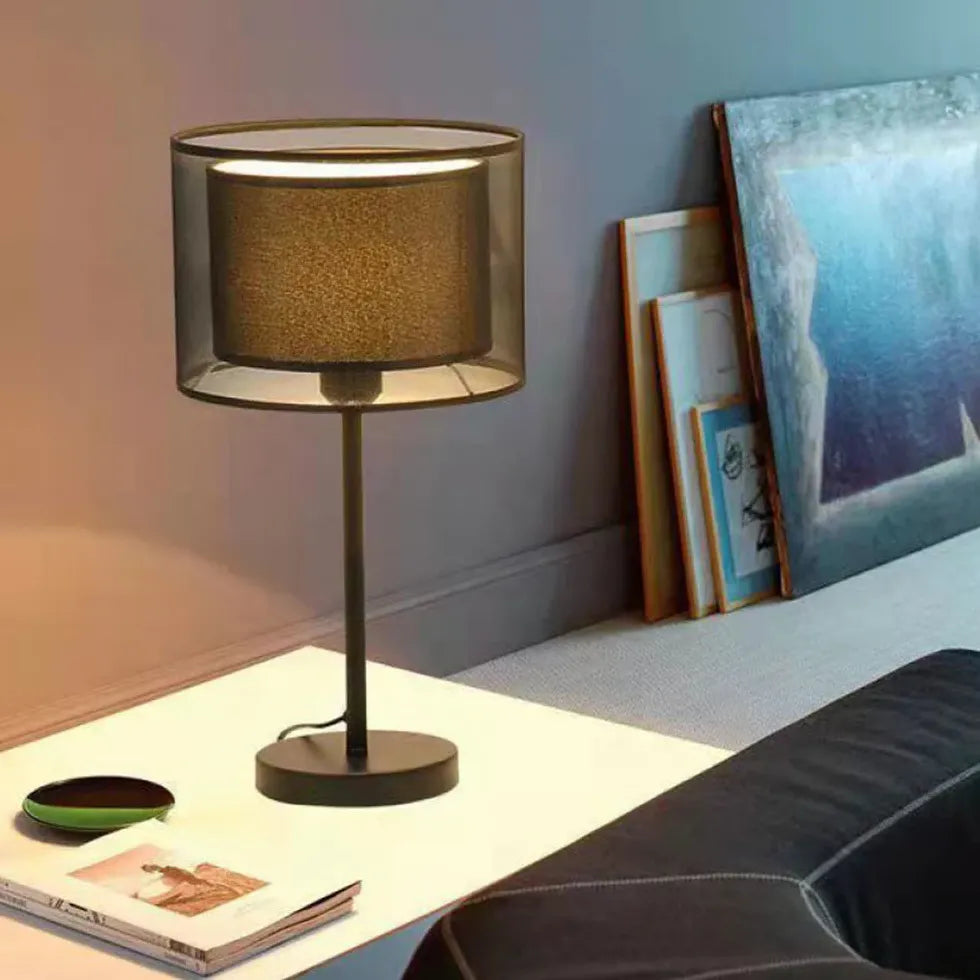 Lampadaire plug-in à mailles noires cylindriques