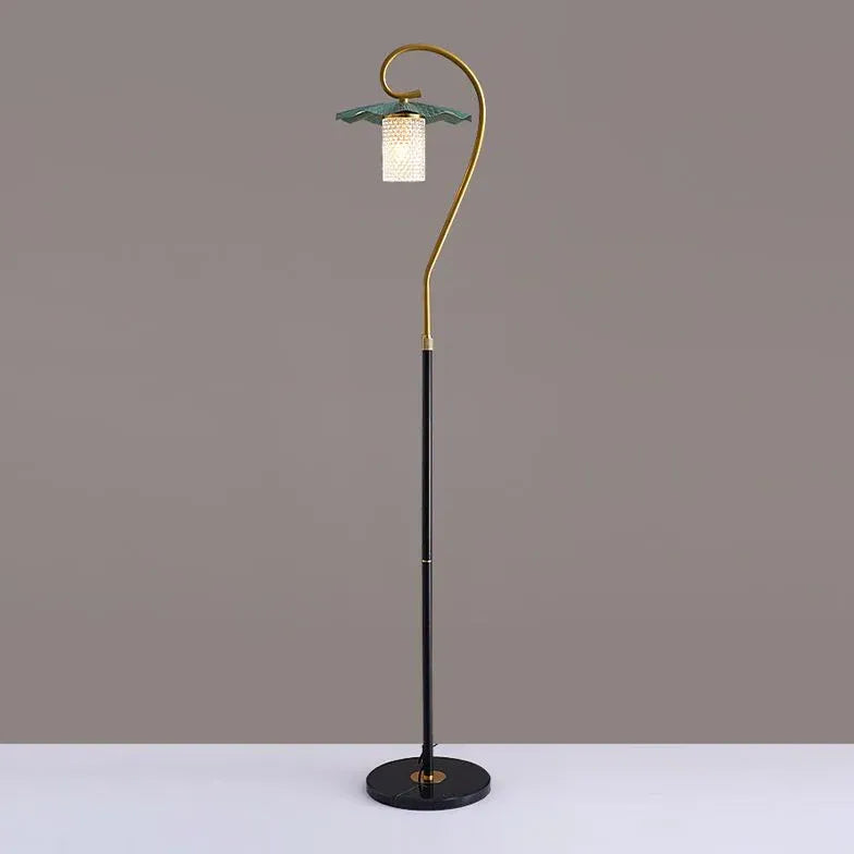 Conception courbe avec lampadaire de table attachée