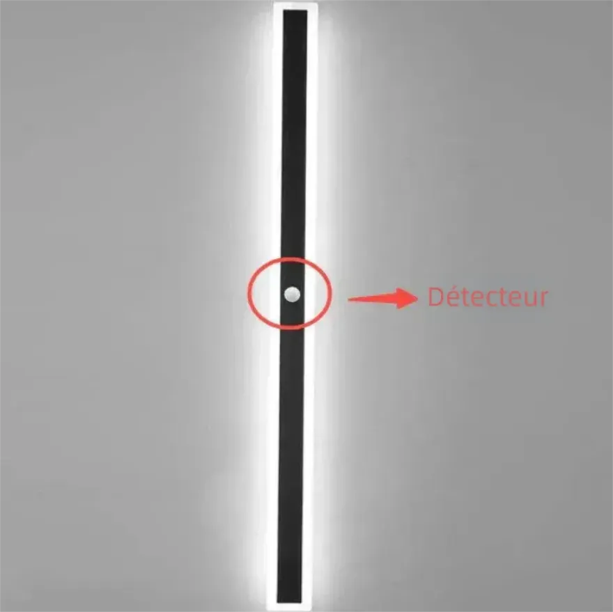 Applique Murale Extérieure Linéaire LED Noire Avec Éclairage en Bordure
