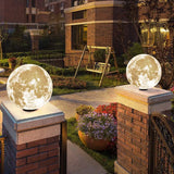 Eclairage exterieur LED sur poteau solaire étanche jardin villa