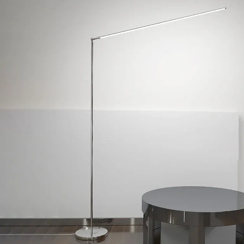 Lampadaire minimaliste à bras élancée et réglable