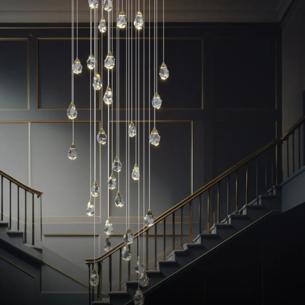 Lustre moderne pour cage d'escalier en cristal