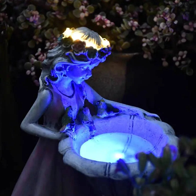 Lumière extérieure de jardin de fille de fée rose