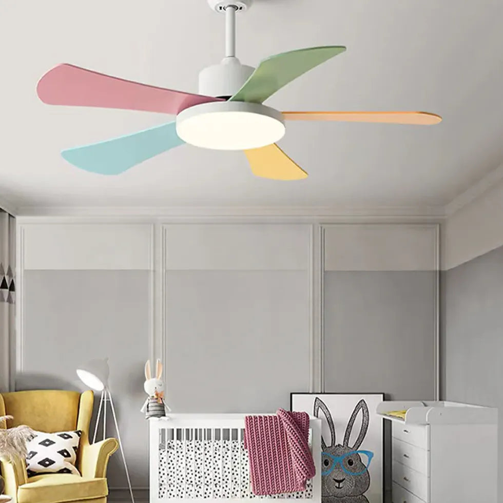 Lumiere led plafond ventilateur silencieux chambre enfant