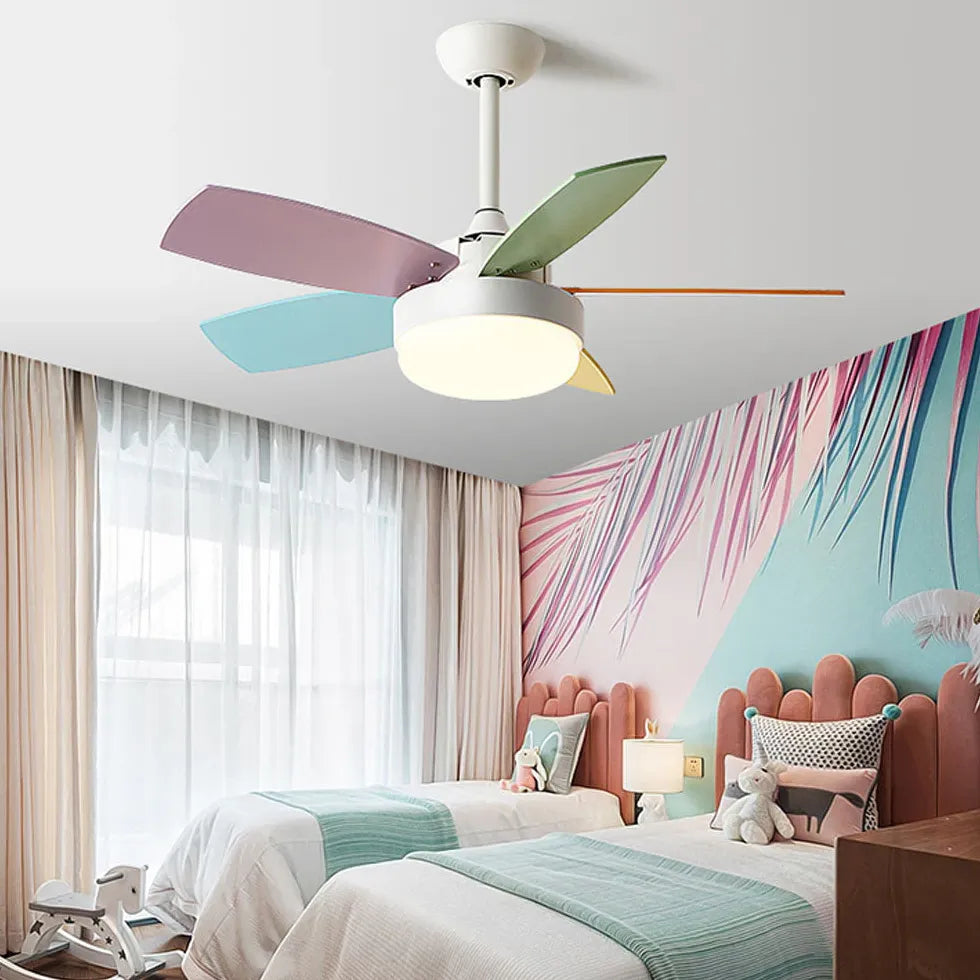 Éclairage intégré ventilateur de plafond moderne avec lumière