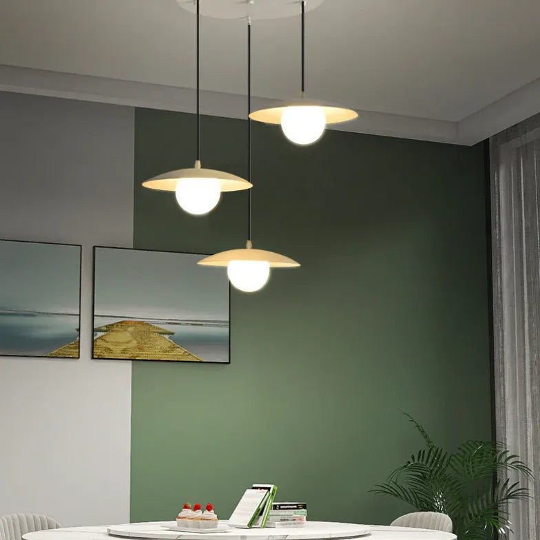 Lustre moderne haut de gamme en métal blanc