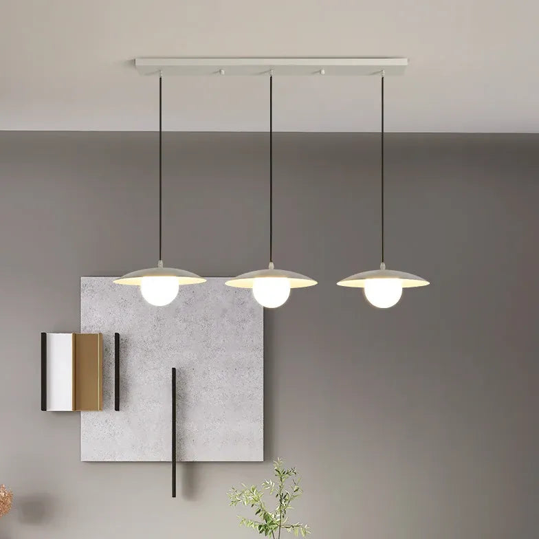 Lustre moderne haut de gamme en métal blanc