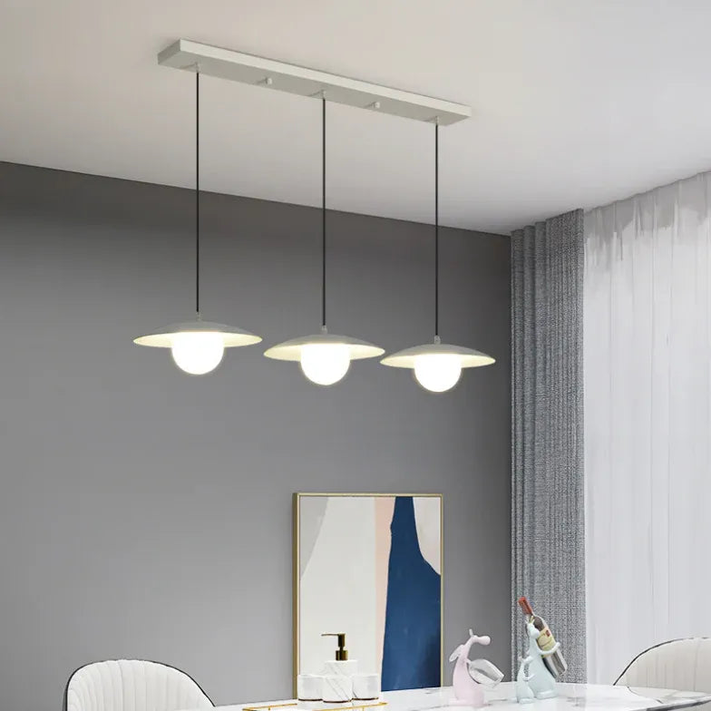 Lustre moderne haut de gamme en métal blanc