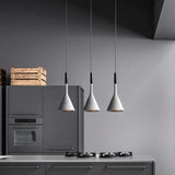 Lustre industriel moderne noir simple