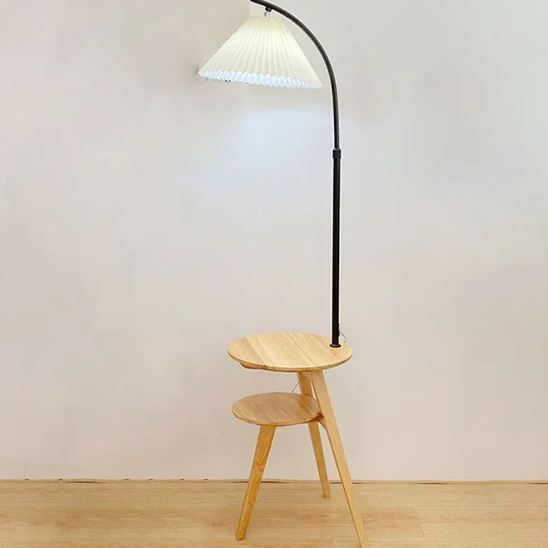 Lampadaire en bois cintré avec table