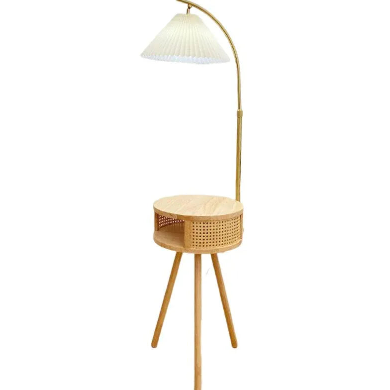 Lampadaire en bois cintré avec table