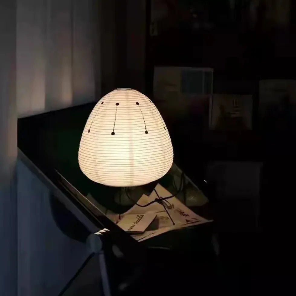 Lampe de table de trépied de conception en papier d'oeuf