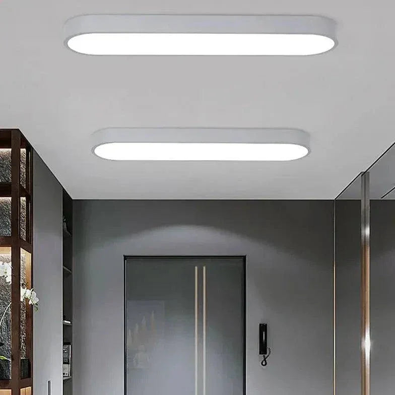 Plafonnier Couloir Simple Design Noir - Clowas.fr