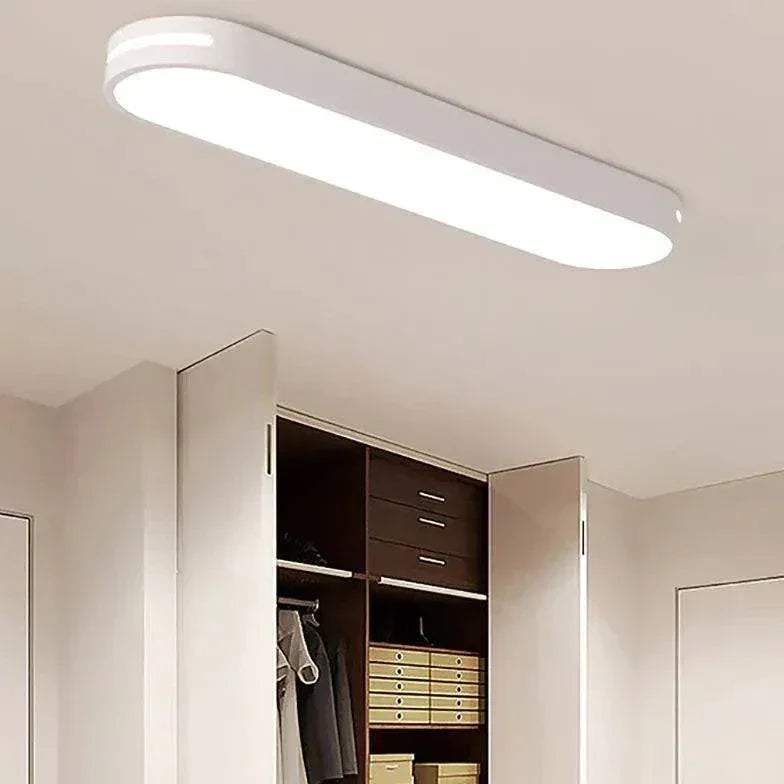 Plafonnier Couloir Simple Design Noir - Clowas.fr