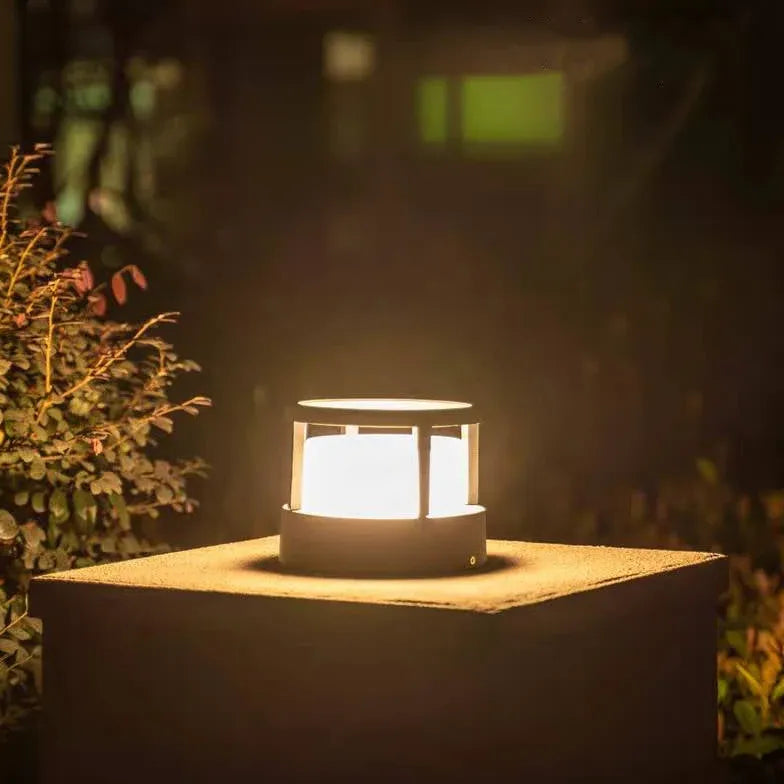 Colonne lumineuse extérieure simple et moderne pour cour