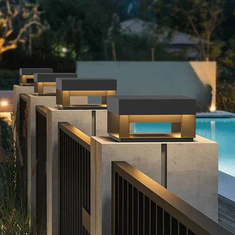 Lampadaire Extérieur Carré Solaire Étanche - Clowas.fr