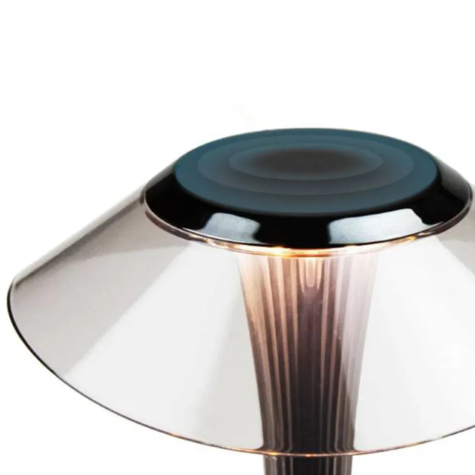 Lampe de table moderne artistique en forme de parapluie en cuivre