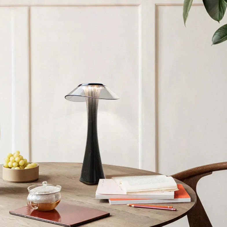 Lampe de table moderne artistique en forme de parapluie en cuivre