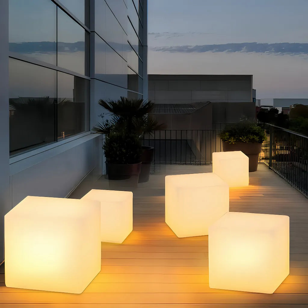 Lampadaire Extérieur Carré Rechargeable Minimaliste Blanc pour Terrasse